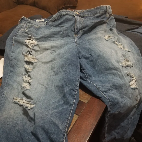 Torrid Distressed Ex Boyfriend Jeans Size 30 - Picture 2 of 6